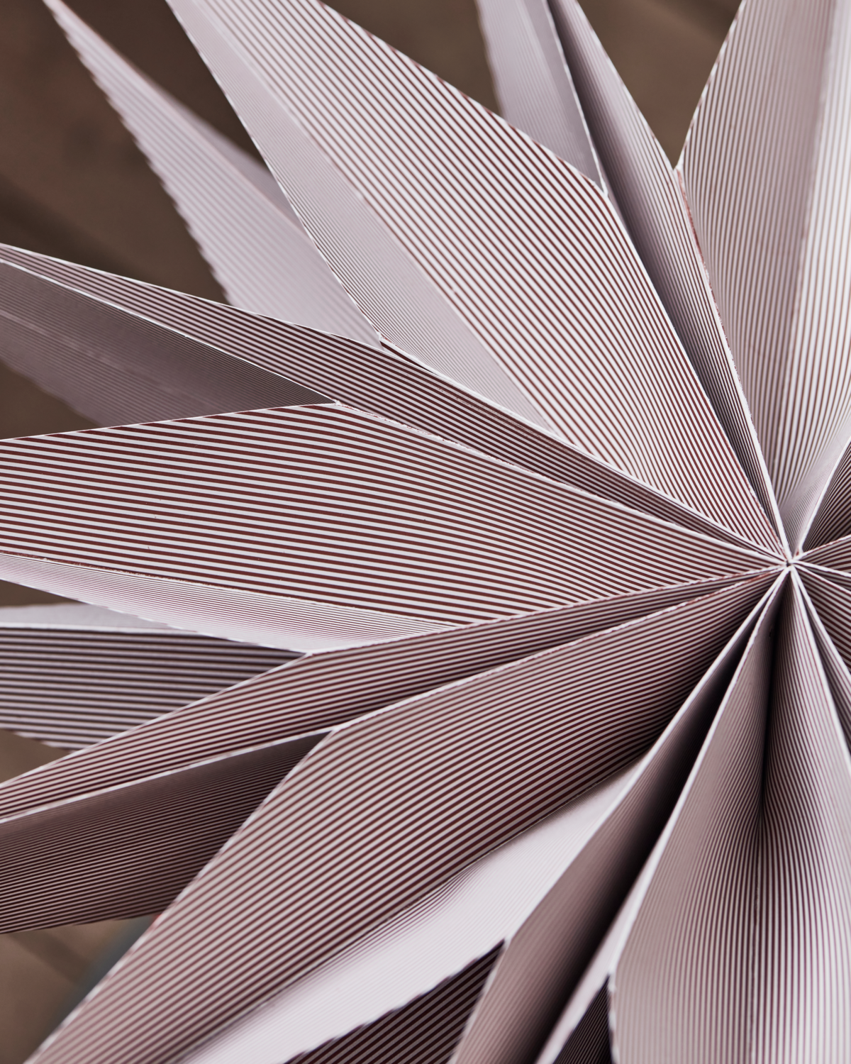 Hanging Star 'Capella' by House Doctor - Burned red & White