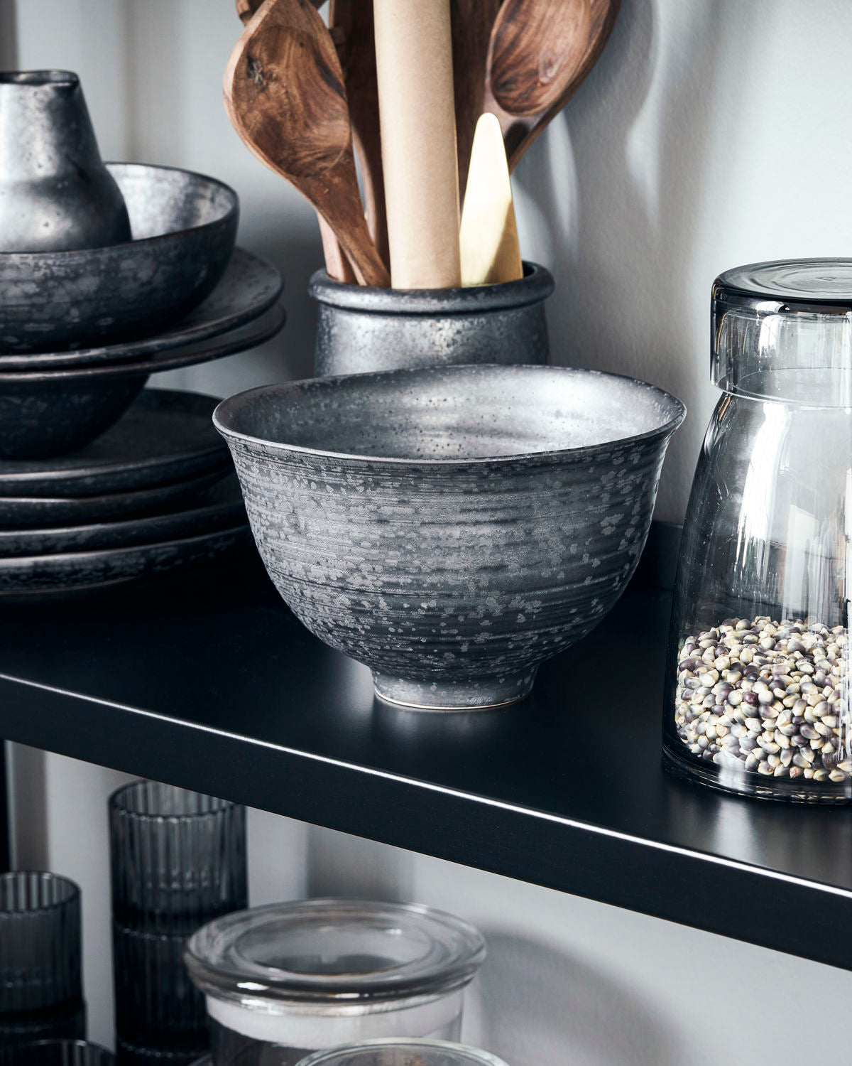 'Pion' Bowl - Large - black - by house doctor