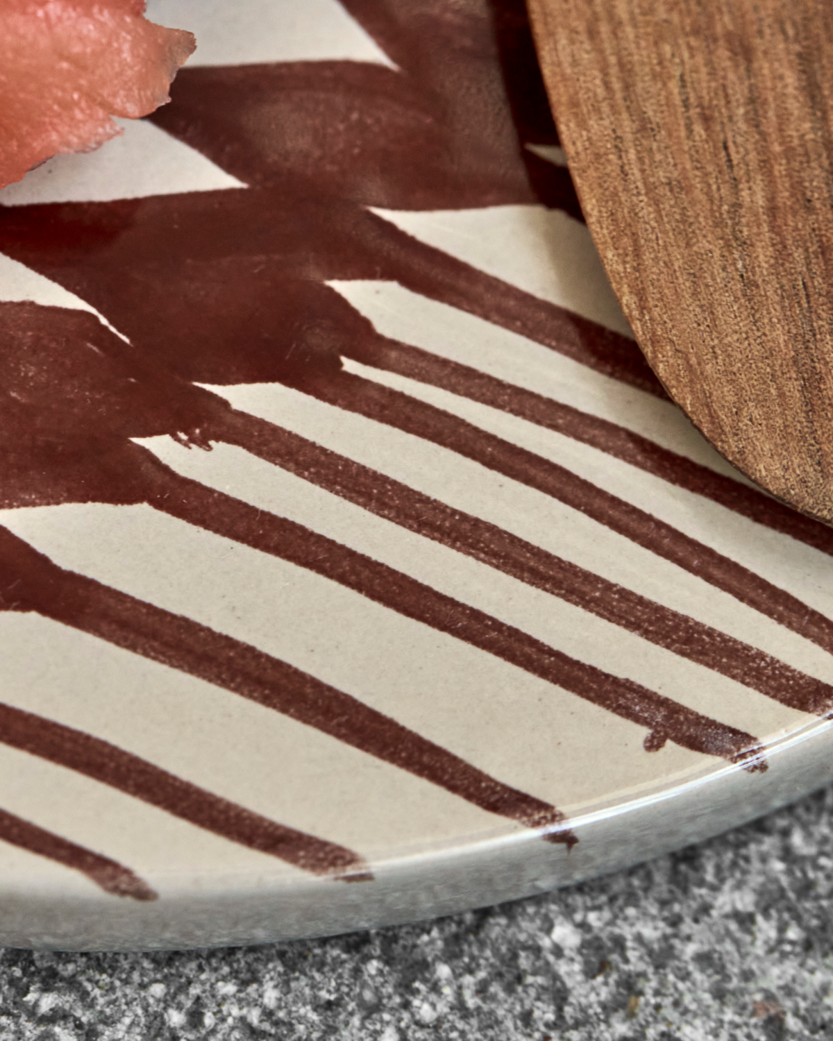 'Diva' serving board by House Doctor - round - brown