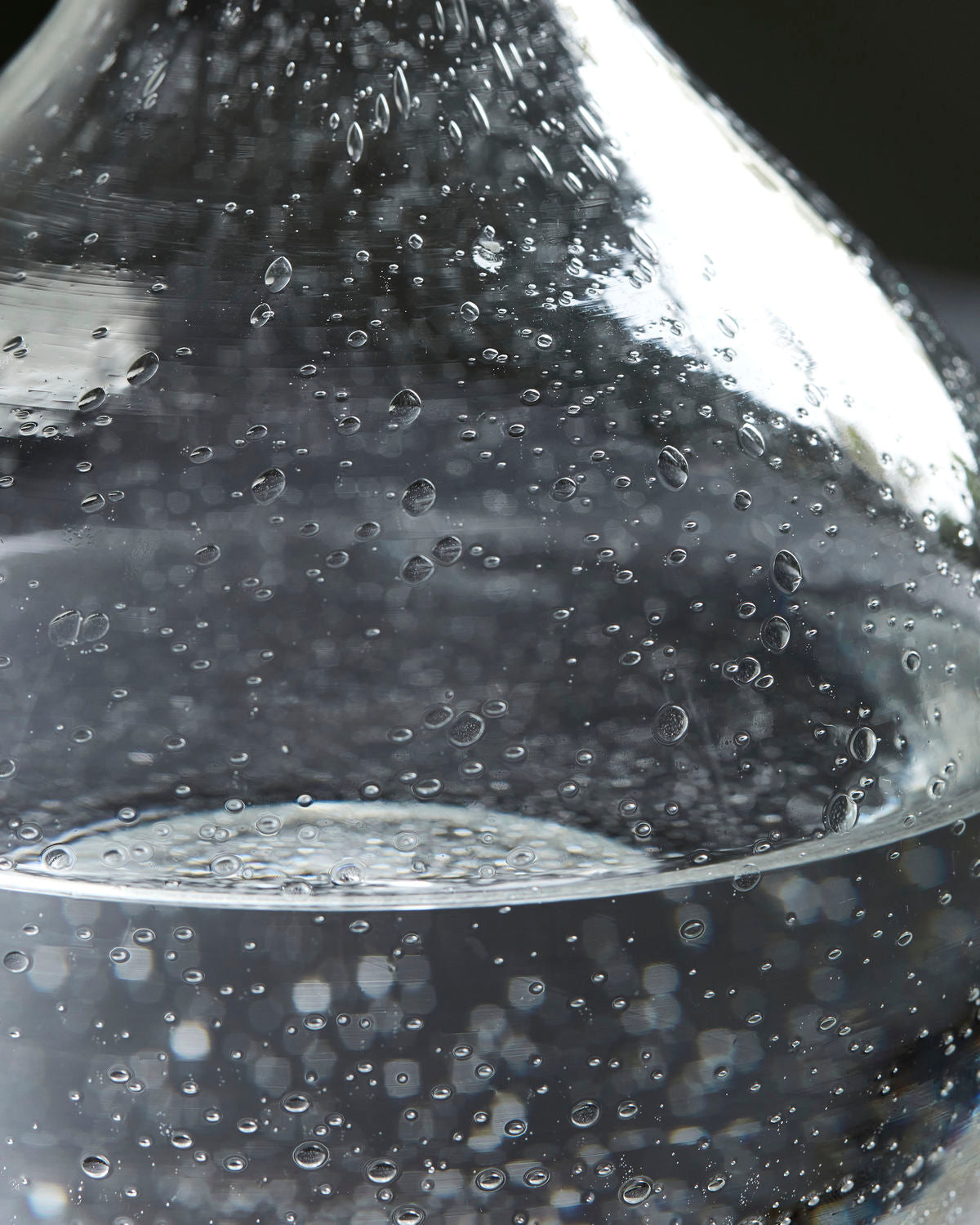 'Rich' bubble Glass jug - by house doctor