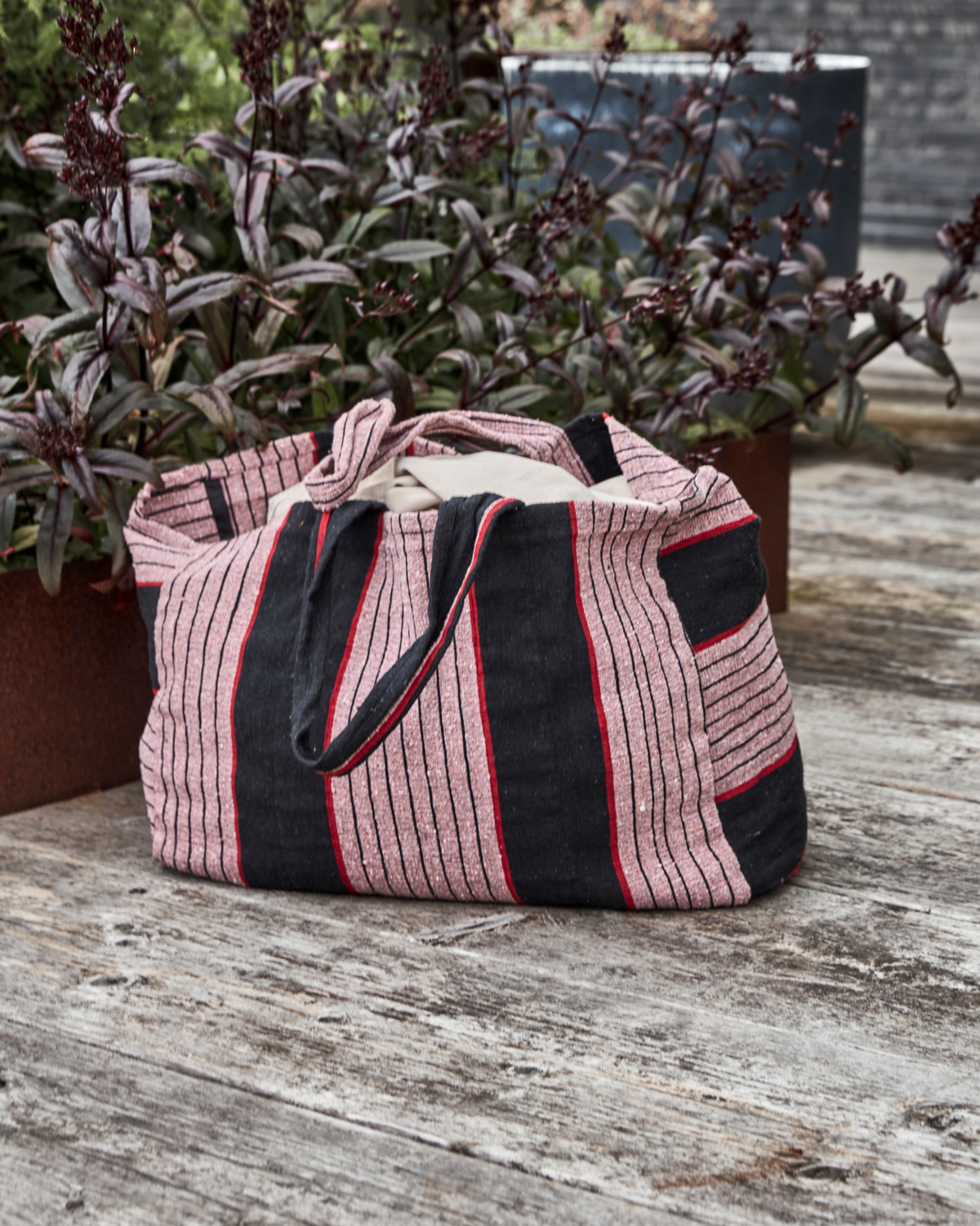 'Buy' shopper bag - rose - by House Doctor