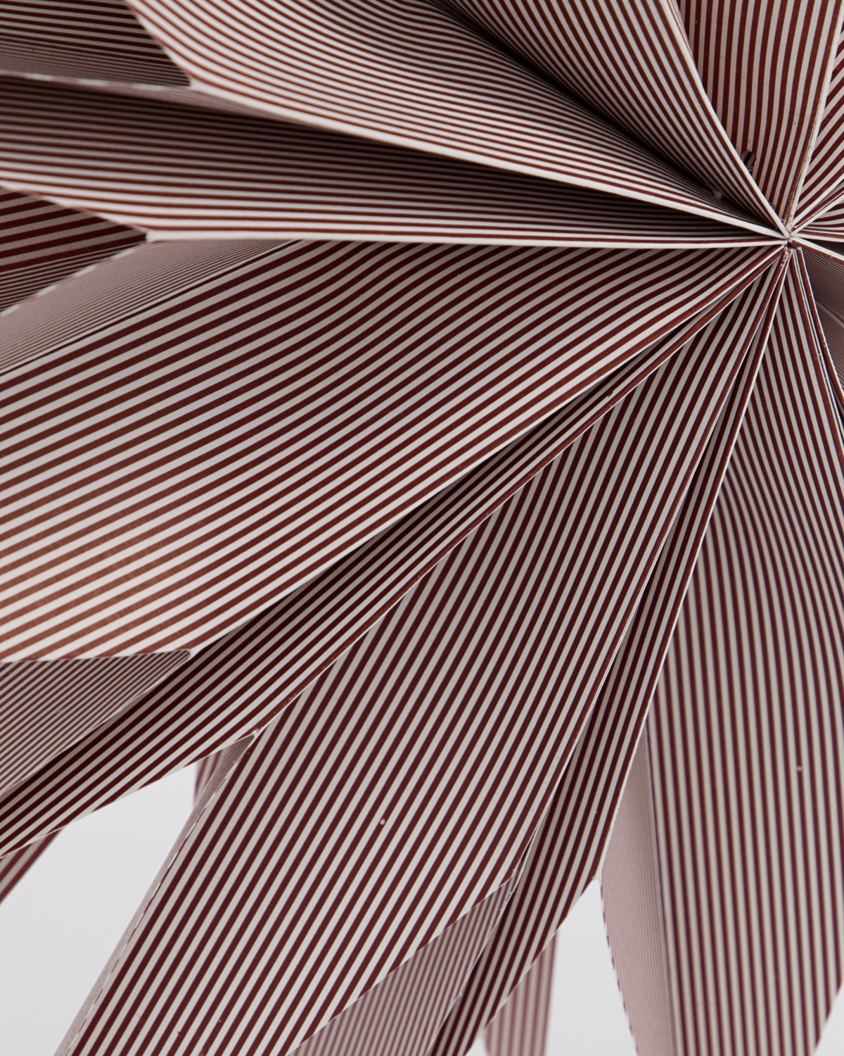 Hanging Star 'Capella' by House Doctor - Burned red & White