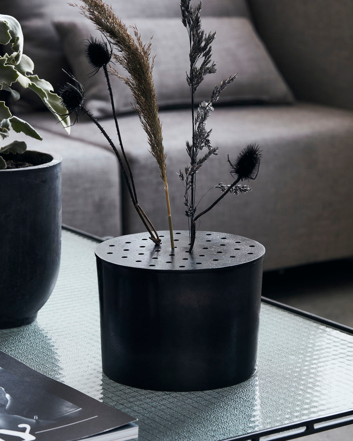 'Flow' Vase low round - by house doctor