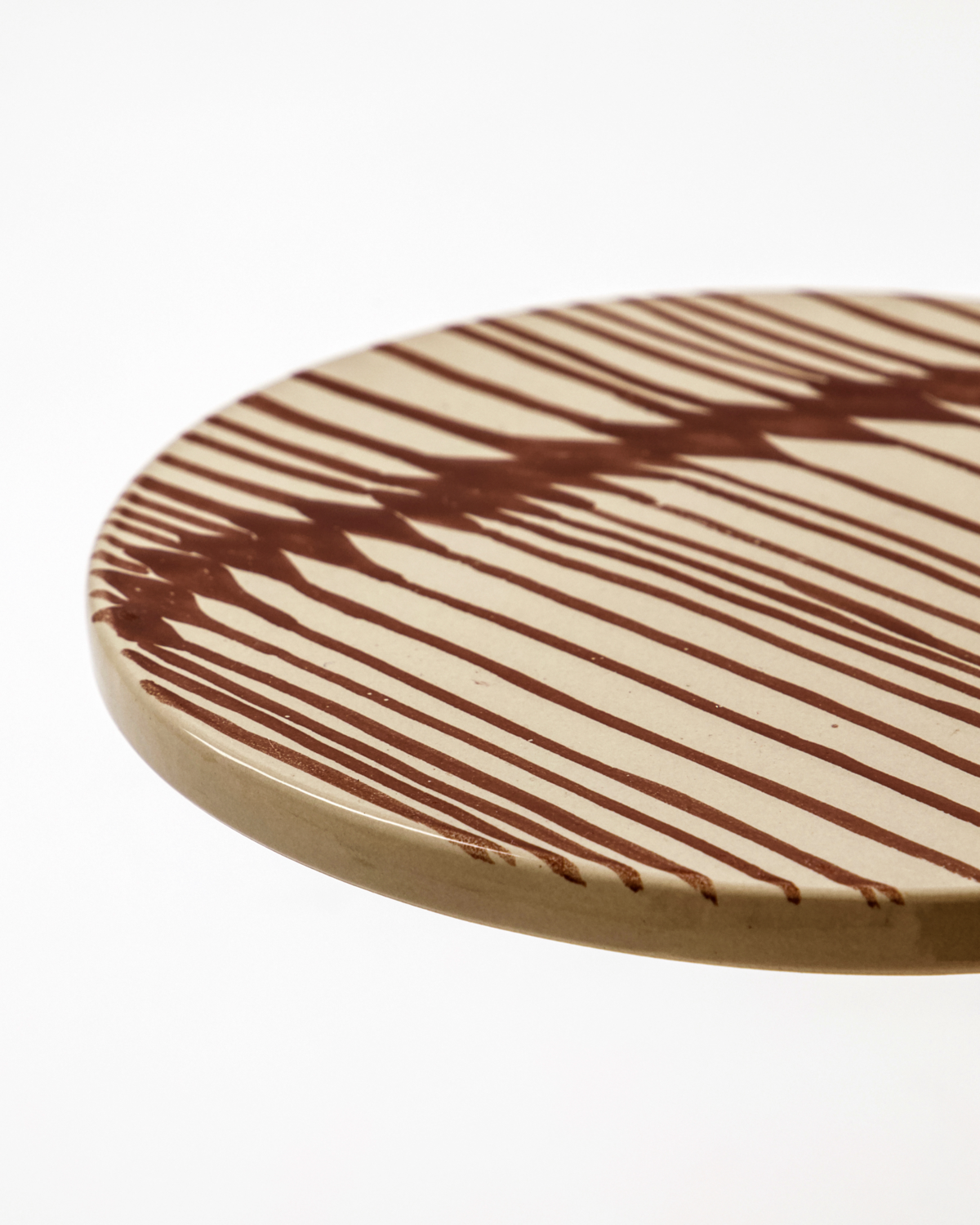 'Diva' serving board by House Doctor - round - brown