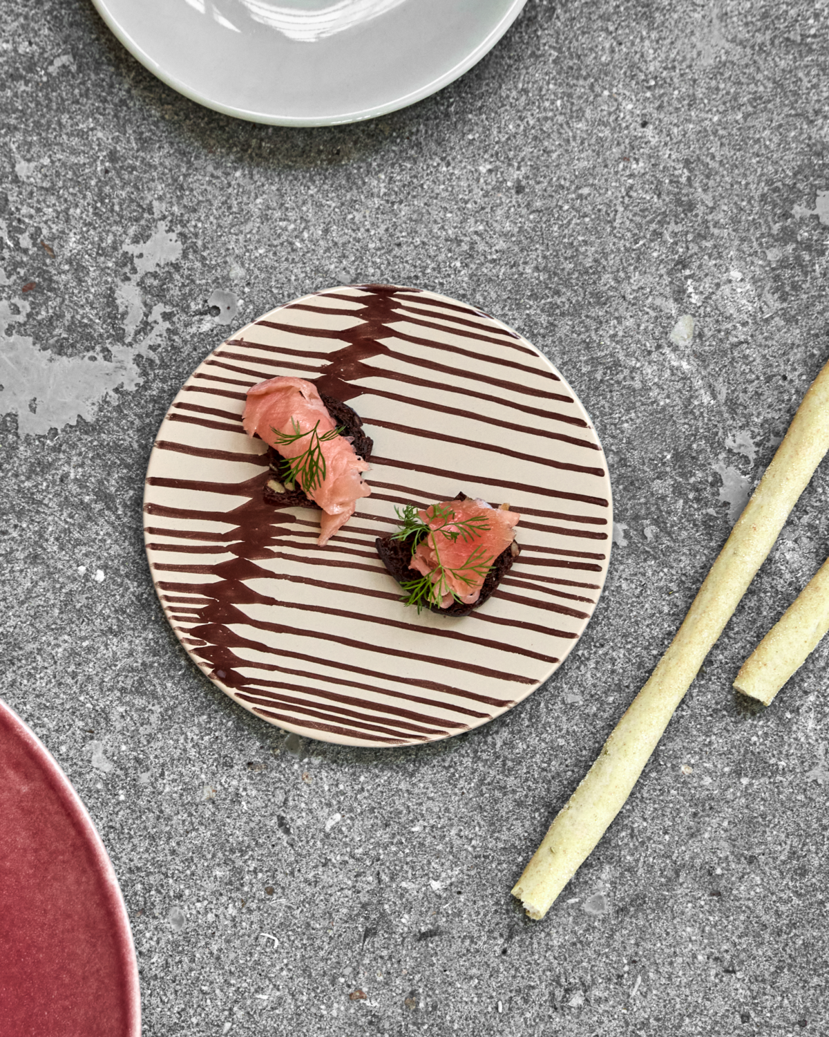 'Diva' serving board by House Doctor - round - brown